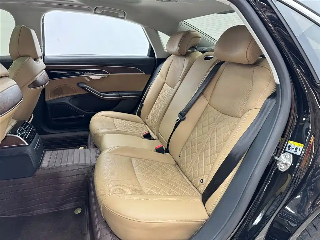 Audi A8 2021 A8L 55 TFSI quattro Luxury фото 17