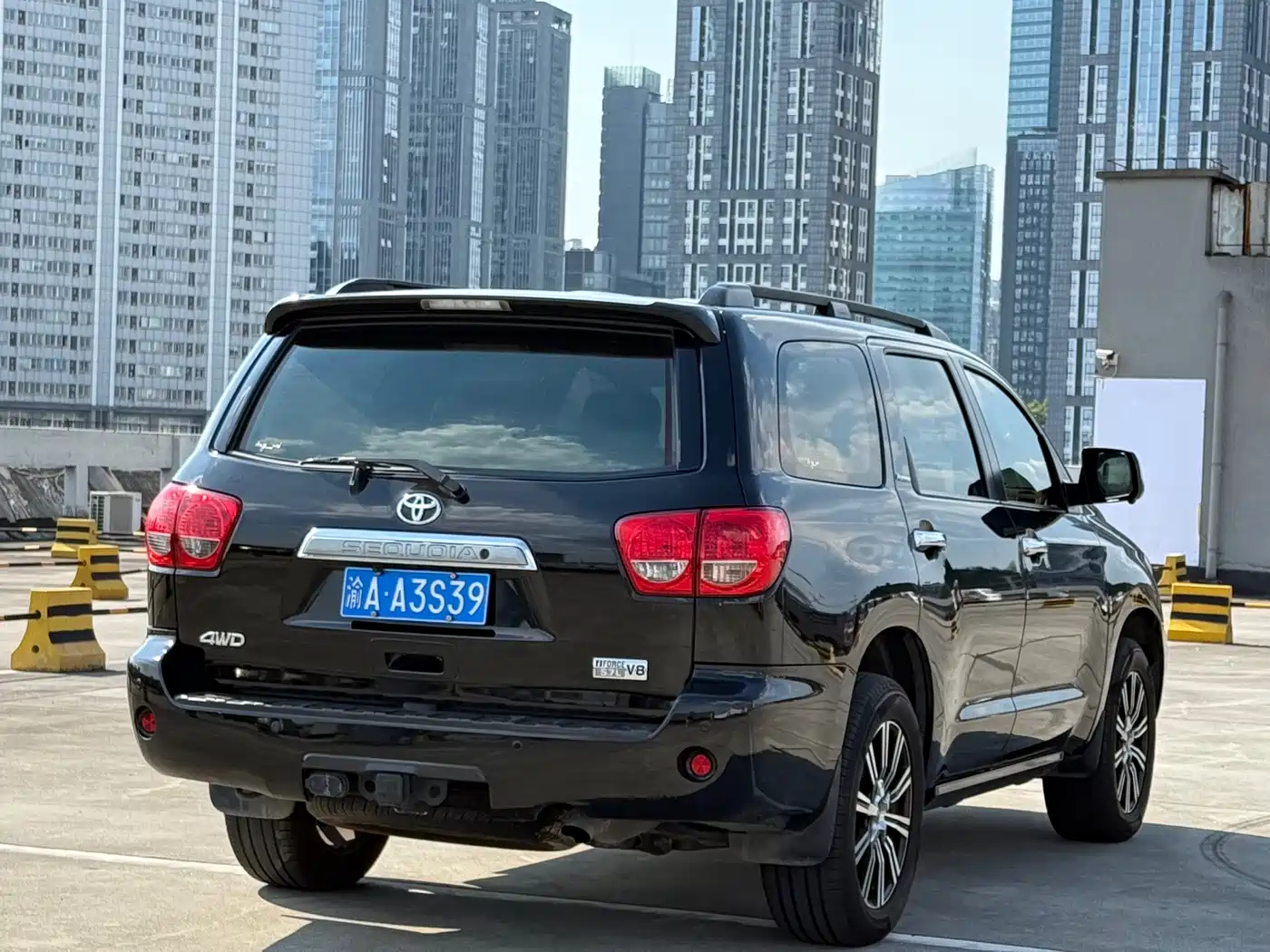 Toyota Sequoia 2015 2010 5.7 Platinum Edition