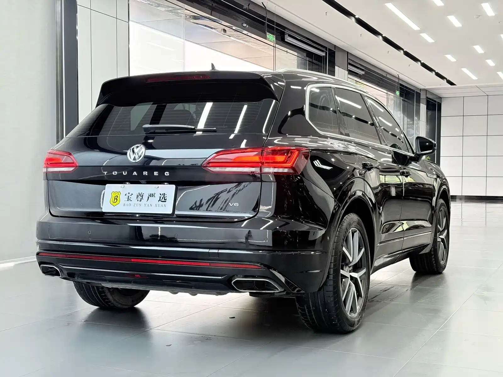 Фото 5 - Volkswagen Touareg