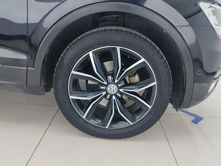 Volkswagen Tiguan L 2019 330TSI Auto 2WD Smart Luxury Edition China V фото 6