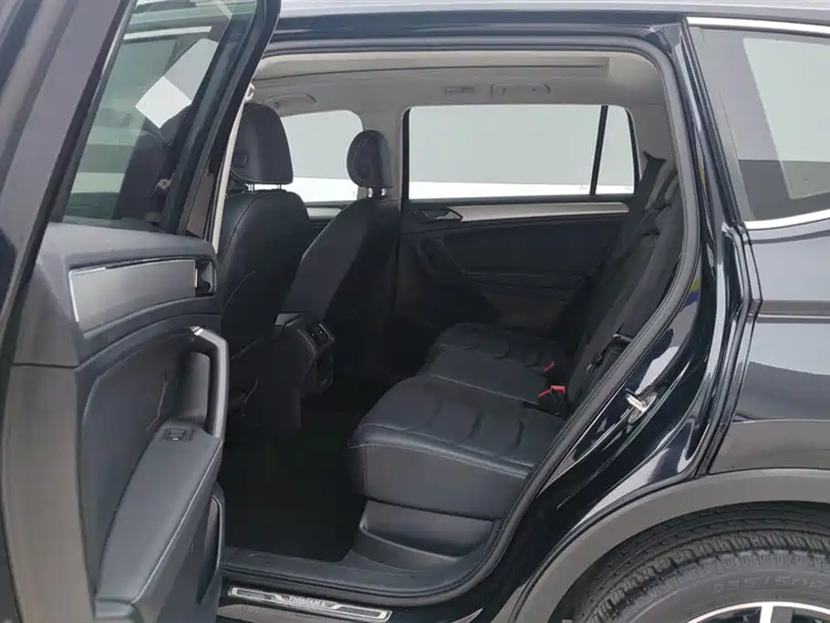 Volkswagen Tiguan L 2019 330TSI Auto 2WD Smart Luxury Edition China V фото 11