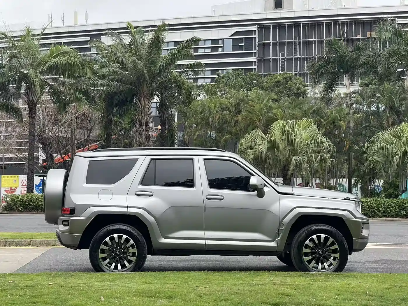 TANK TANK 700 NEW ENERGY