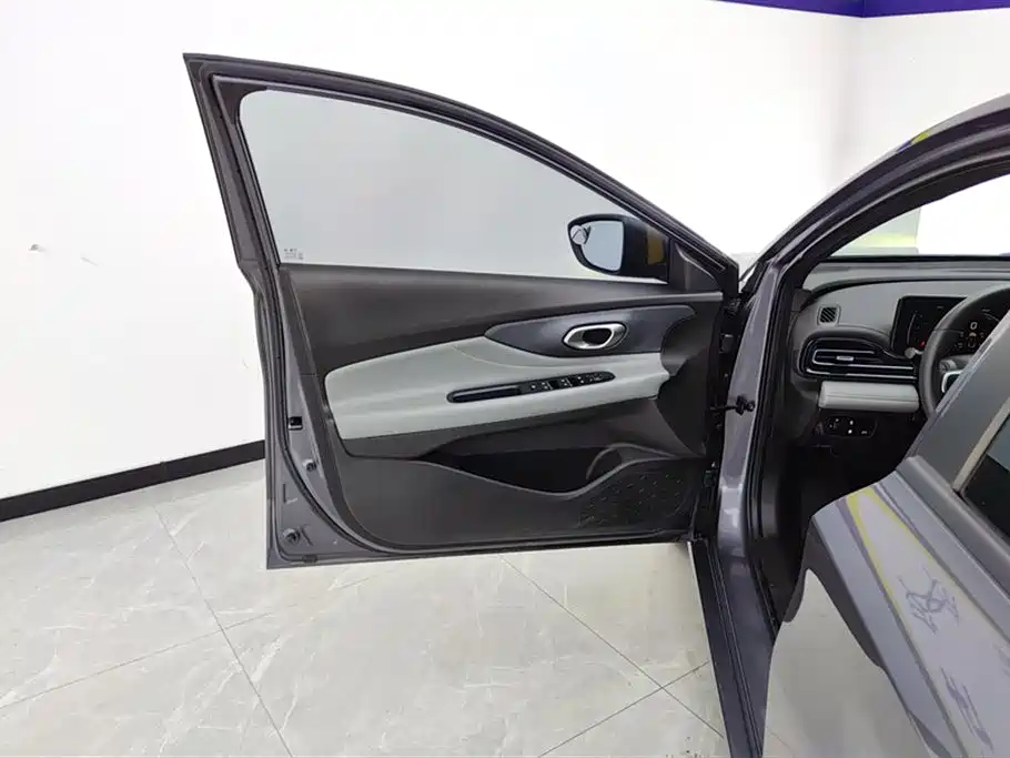 GAC Trumpchi Trumpchi Emkoo 2023 Shadow Leopard H High-Efficiency Hybrid фото 7