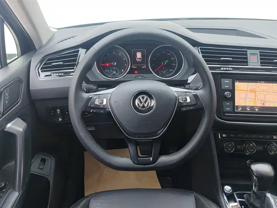 Volkswagen Tiguan L 2019 330TSI Auto 2WD Smart Luxury Edition China V фото 15