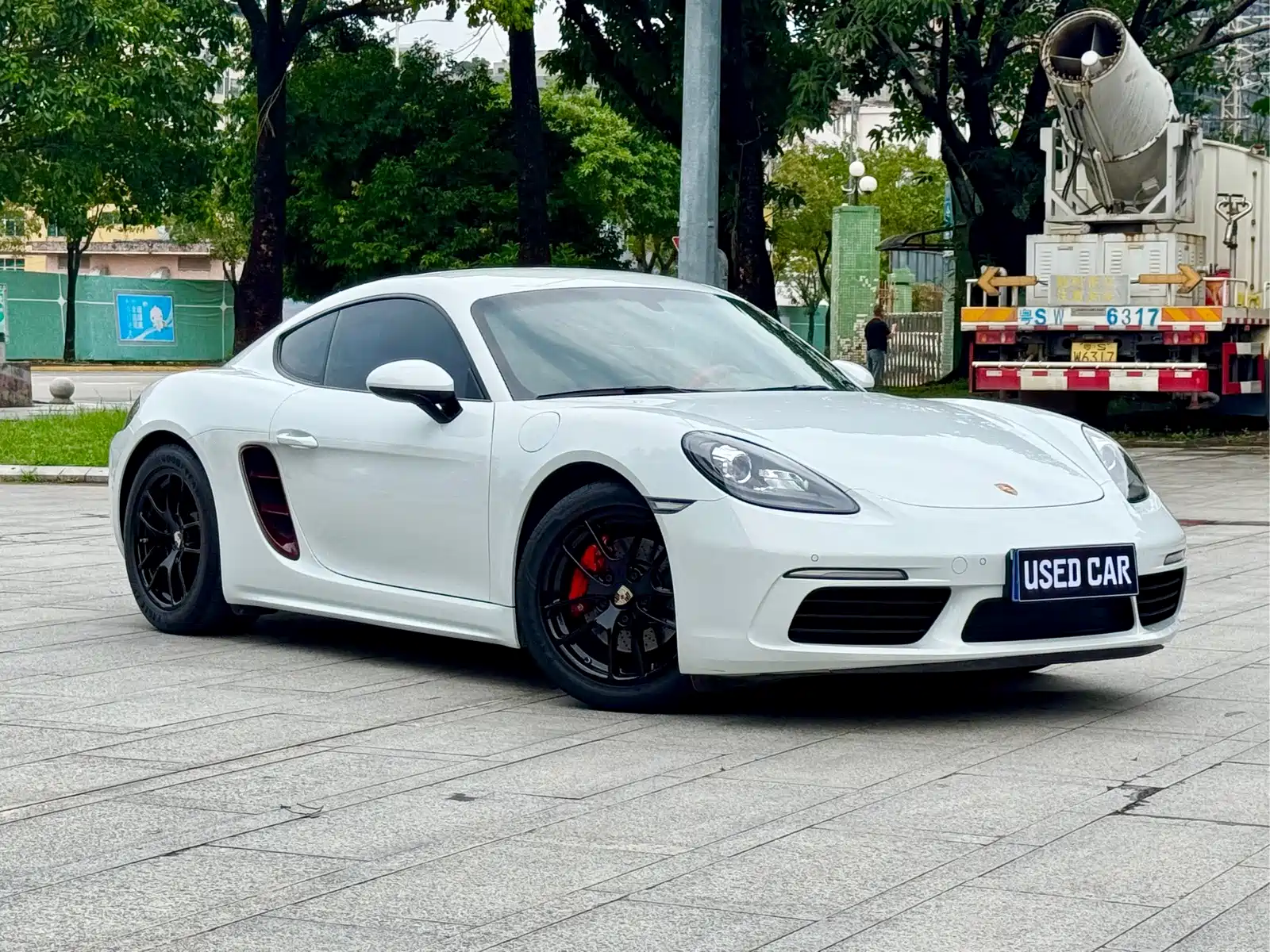 Photo 3 - Porsche 718