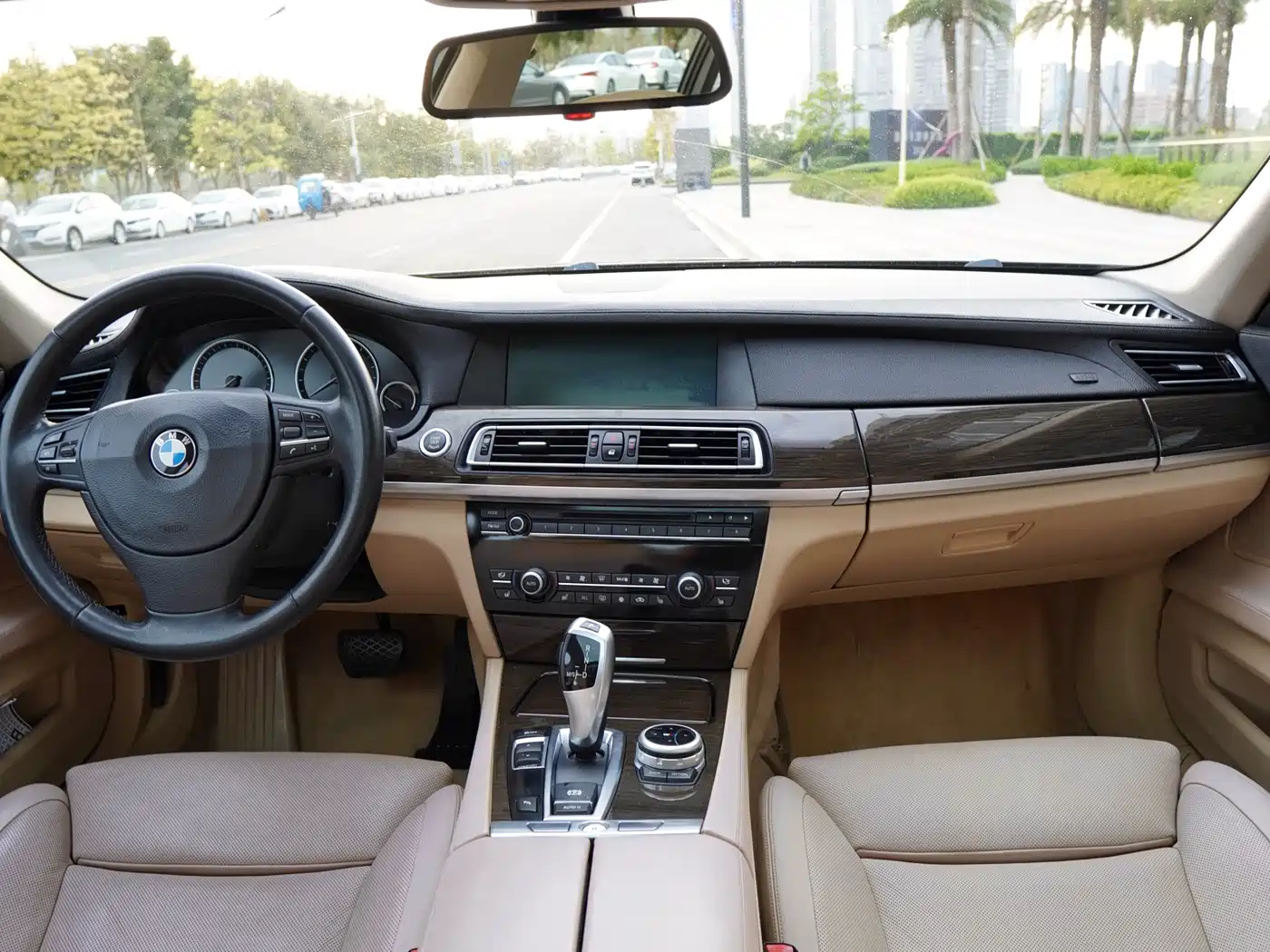 BMW 7 Series 2009 730Li Luxury фото 7