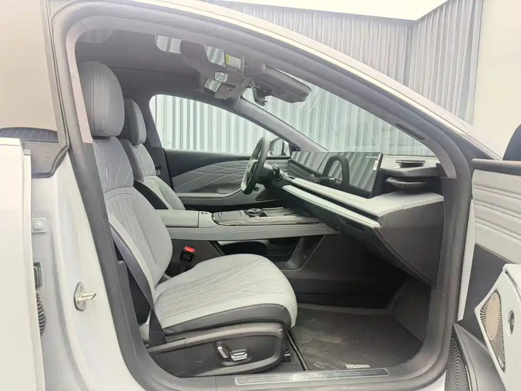 Geely Galaxy Galaxy E8 2025 2025 700km Long Voyage Smart Drive Edition