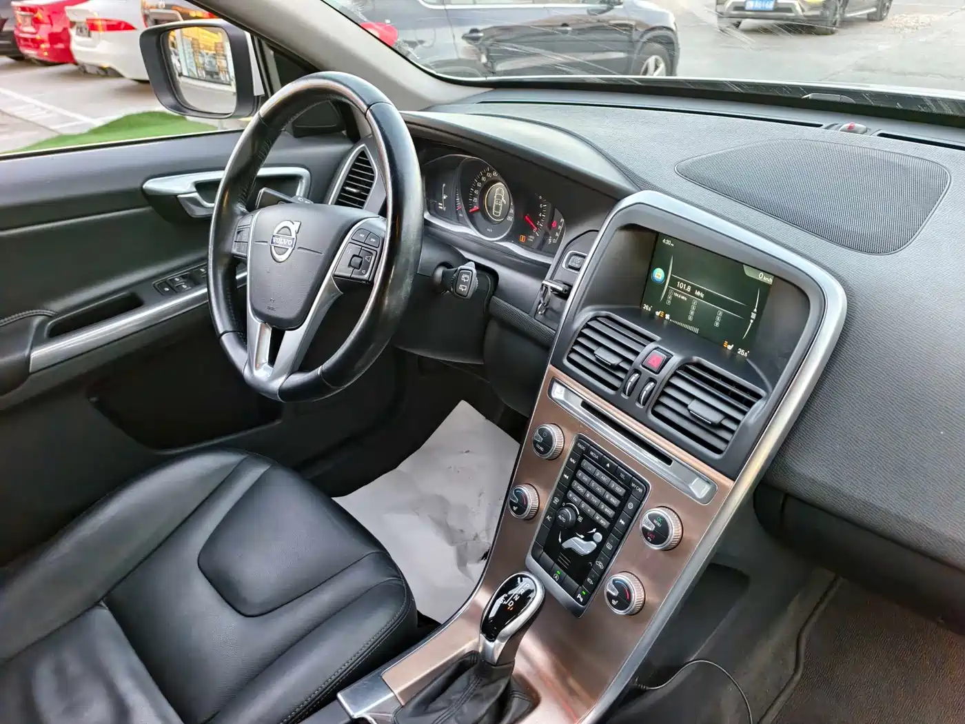 Фото 15 - Volvo XC60