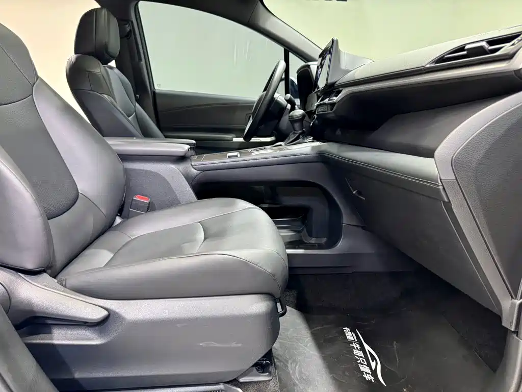 Toyota Granvia 2024 2024 2.5L Hybrid Luxury