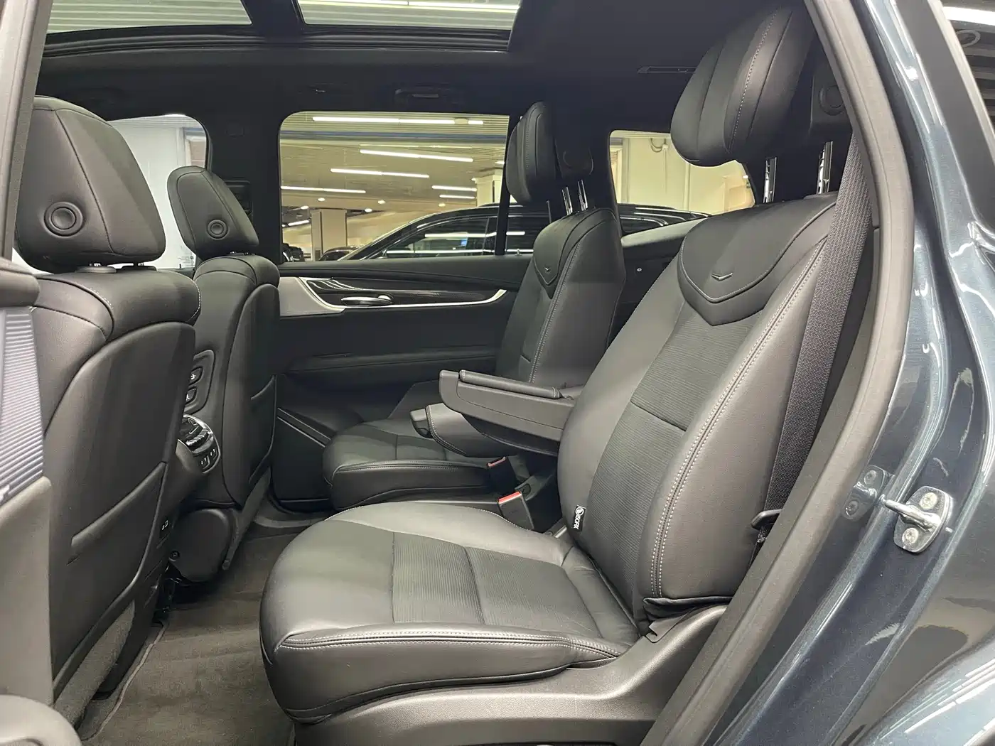 CADILLAC XT6