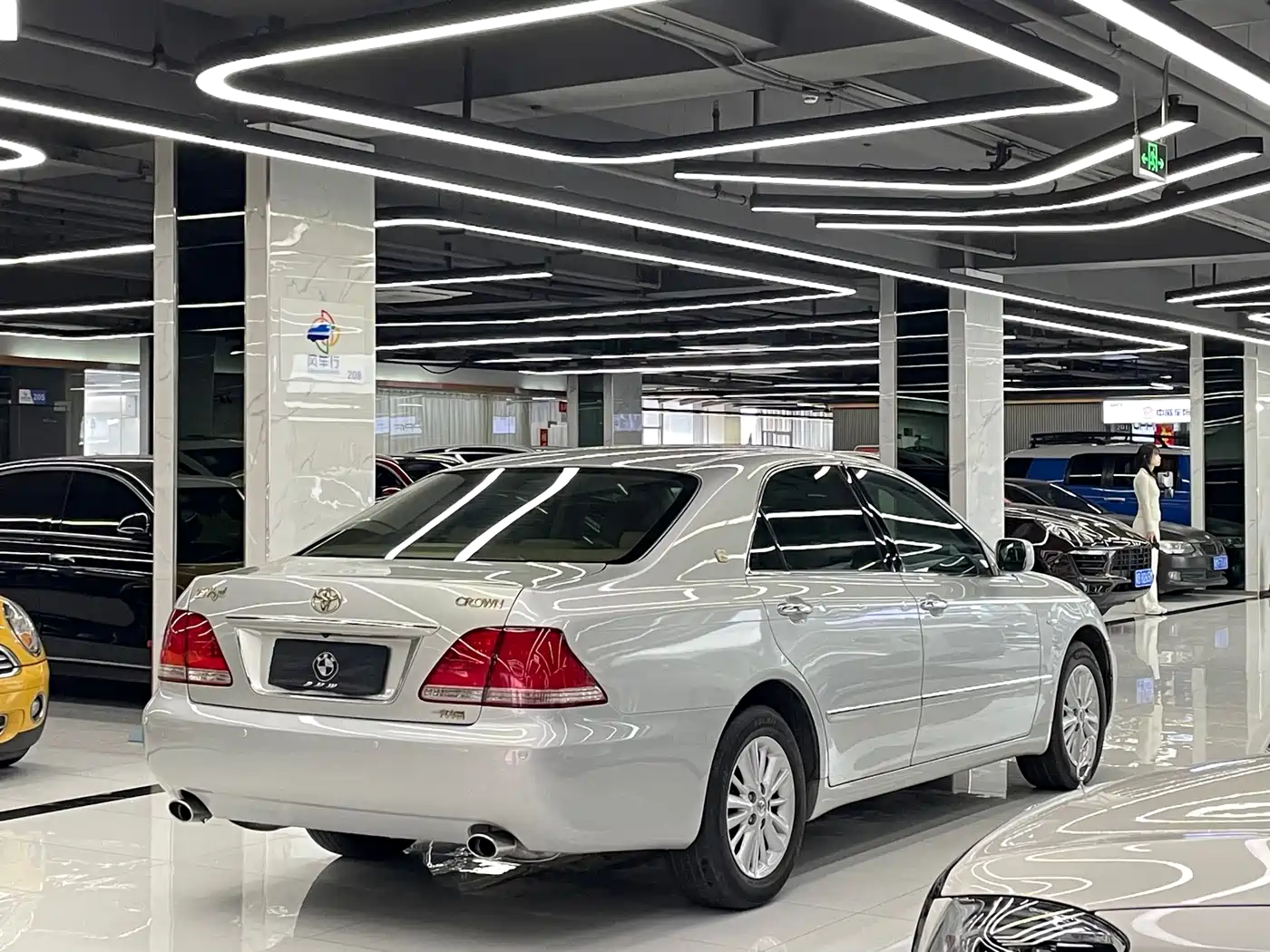 Toyota Crown 2007 2.5L Royal Special Edition фото 4