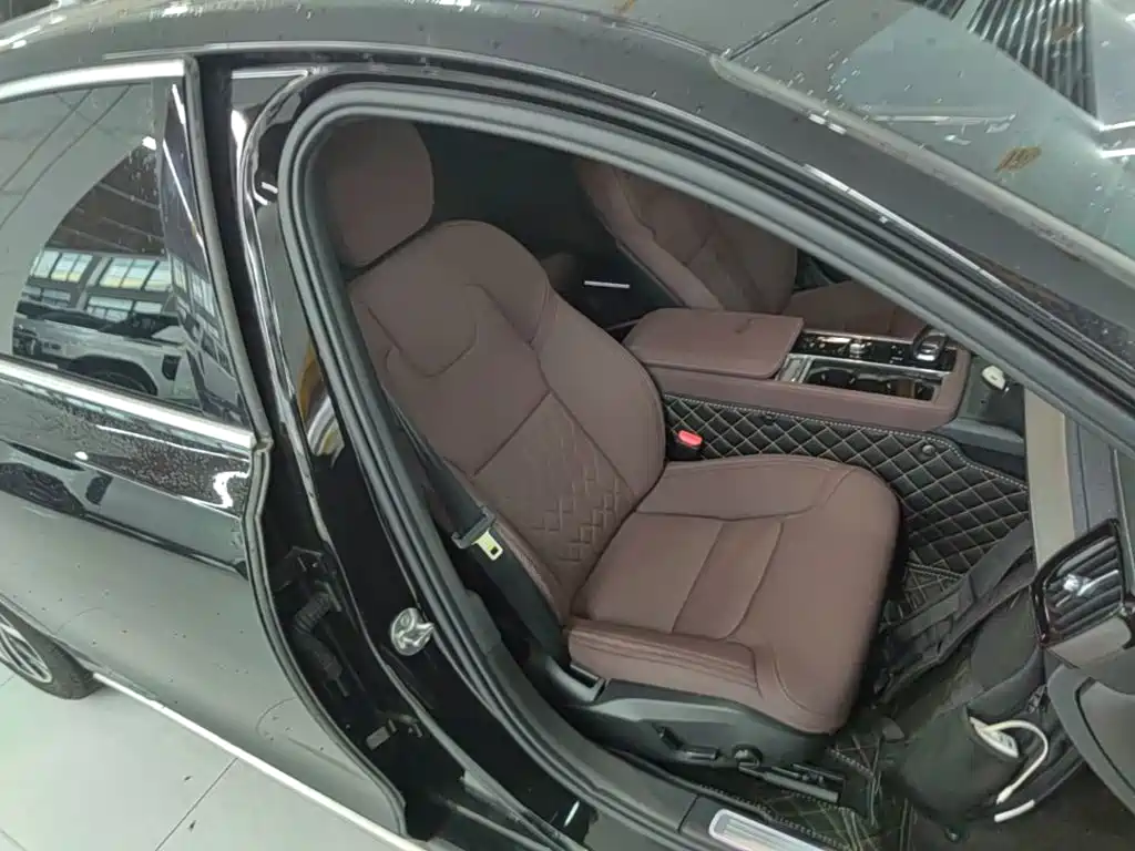 Photo 25 - Volvo S90