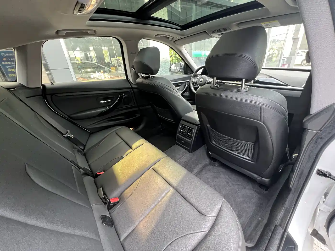 BMW 3 Series GT 2018 320i Luxury Design Package фото 23