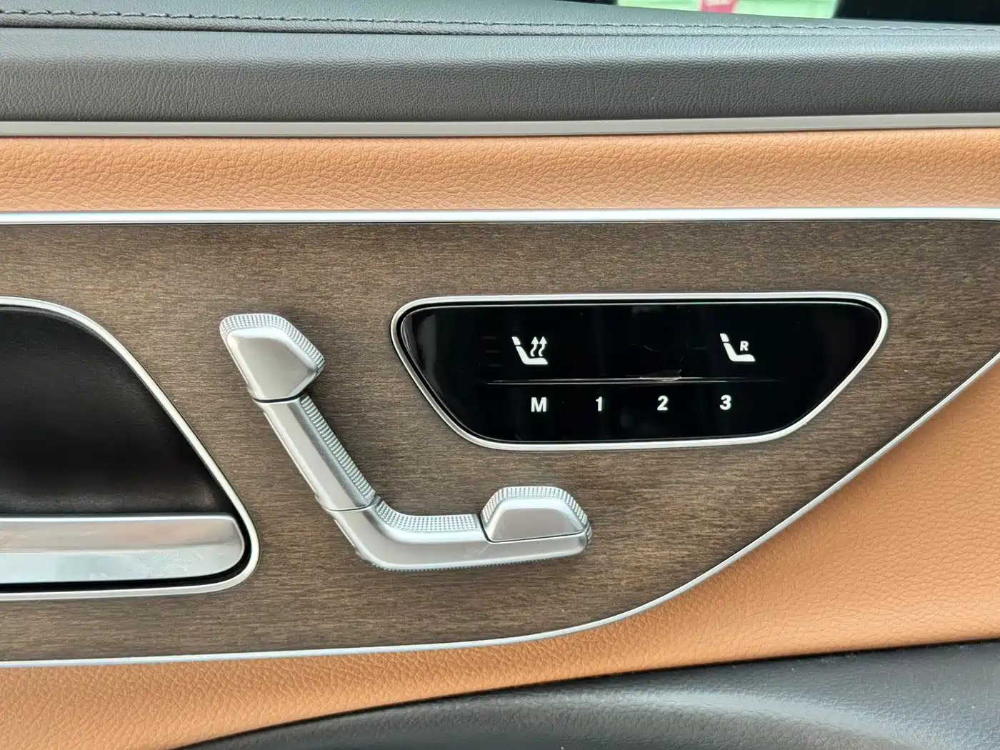 Mercedes-Benz E-Class 2025 E 300 L Fashion фото 18
