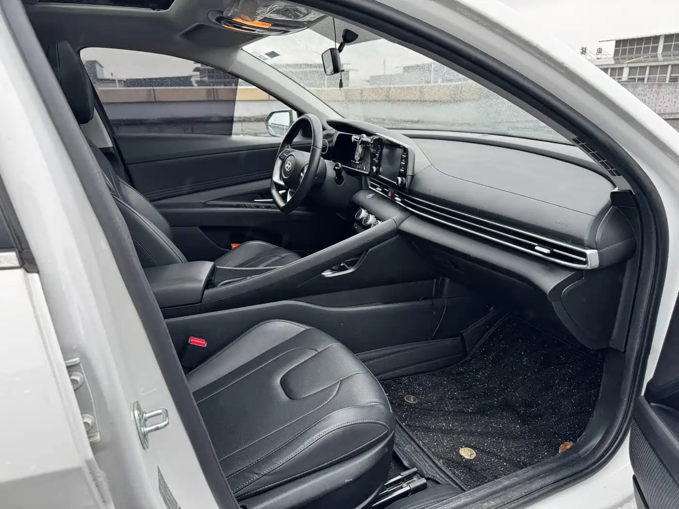 Hyundai Elantra 2023 1.5L CVT GLX Elite Edition фото 13