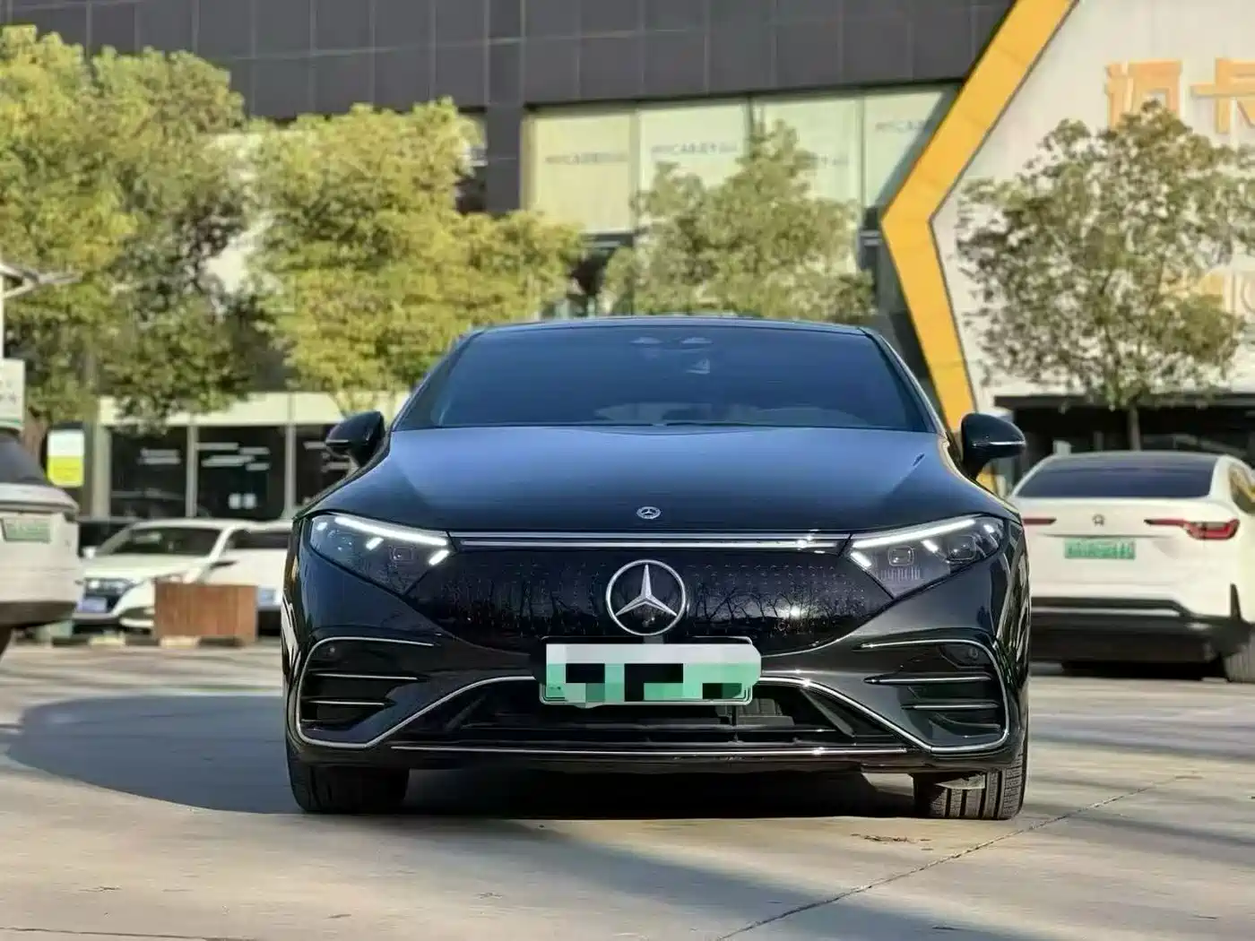 MERCEDES-BENZ EQS