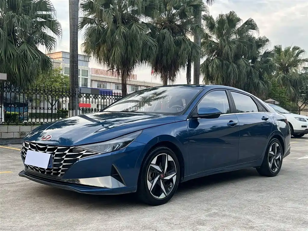 Hyundai Elantra 2021 1.5L CVT LUX Premium Edition