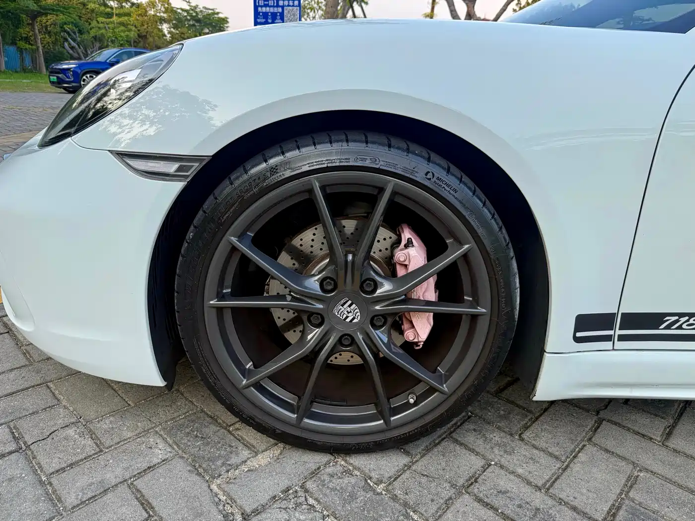 Porsche 718 2019 Cayman T 2.0T фото 9