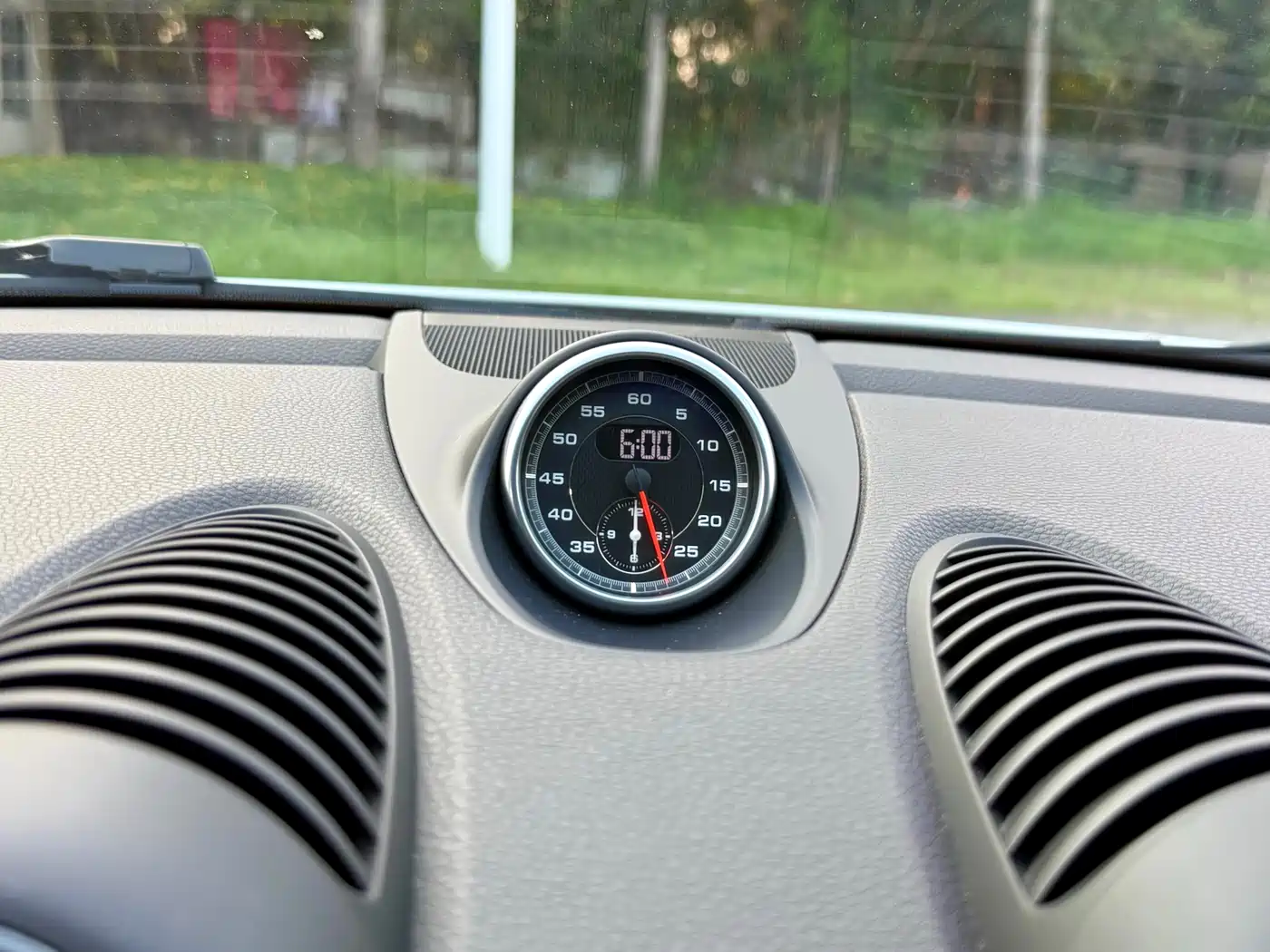 Porsche 718 2019 Cayman T 2.0T фото 7