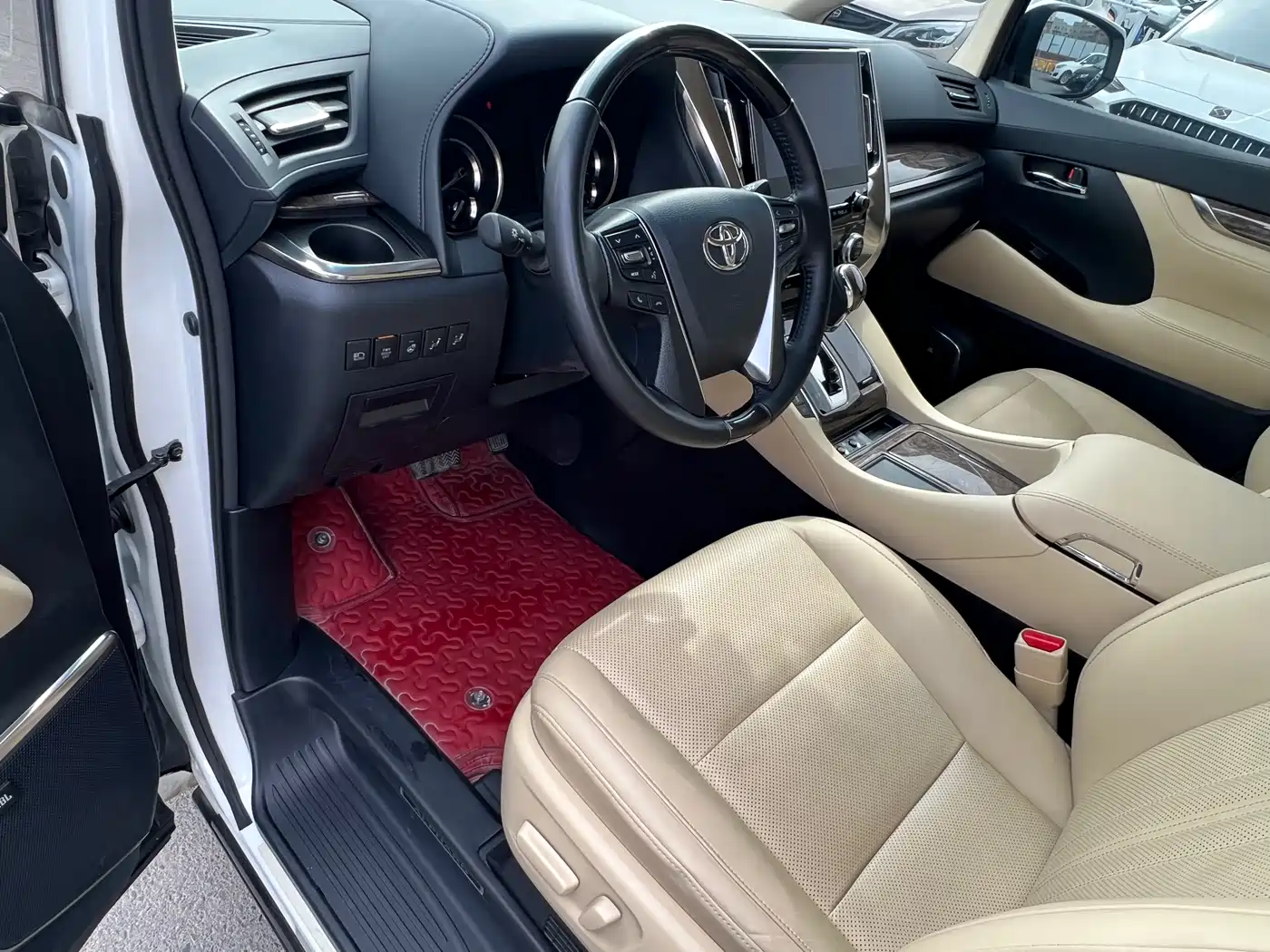 Toyota Alphard 2021 Hybrid 2.5L Premium фото 4