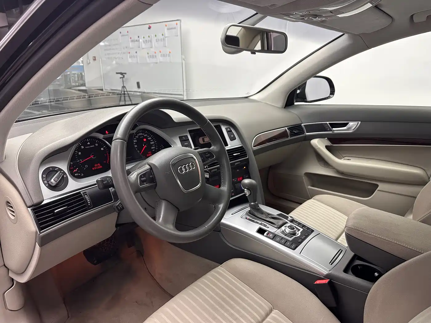 Audi A6L 2011 Model 2.0 TFSI Auto Standard фото 4
