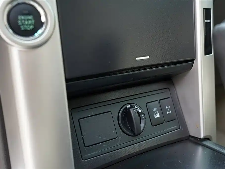 Toyota Prado 2010 4.0L Automatic TX-L фото 49