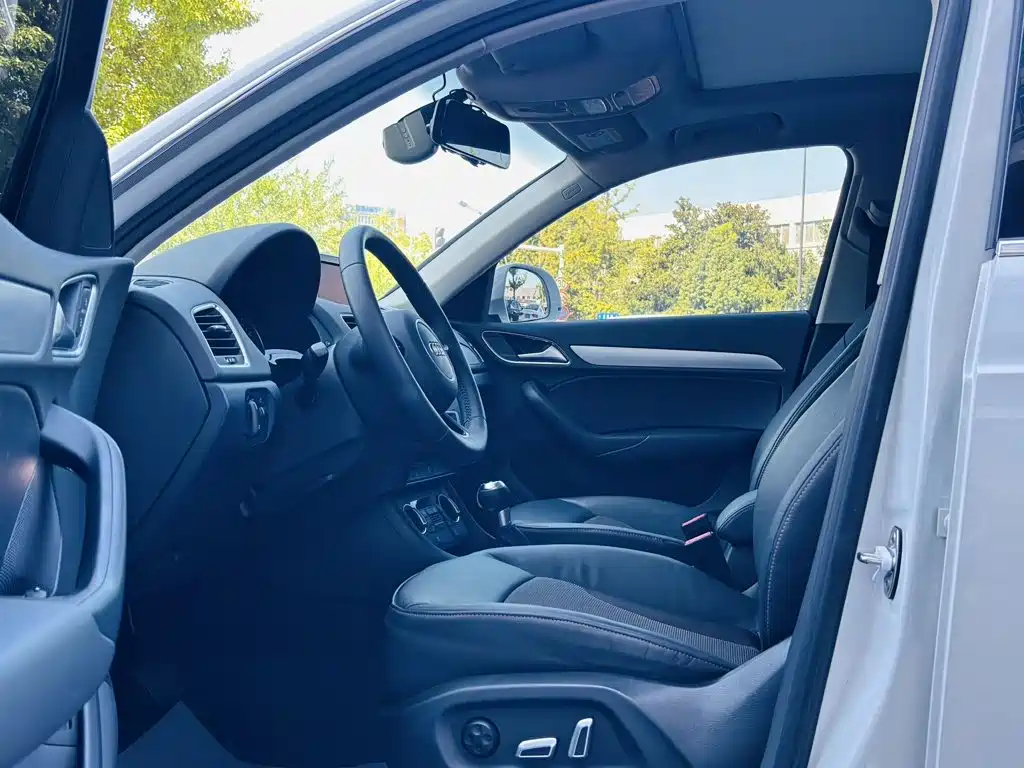 Фото 4 - Audi Q3