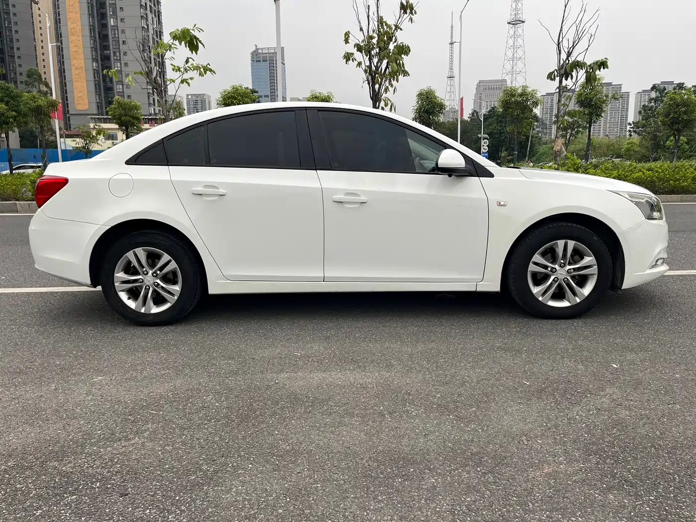 Chevrolet Cruze 2015 1.5L Classic SE AT фото 2