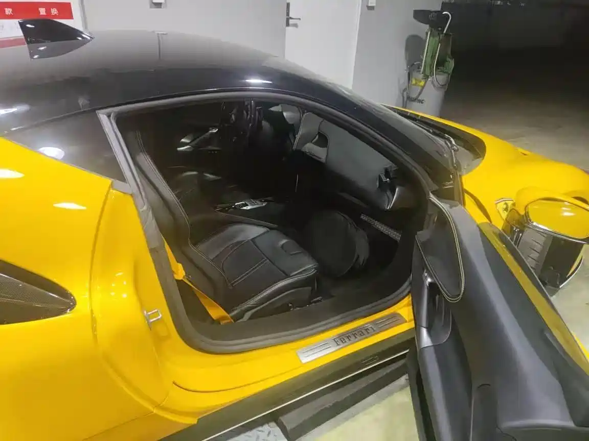 FERRARI SF90