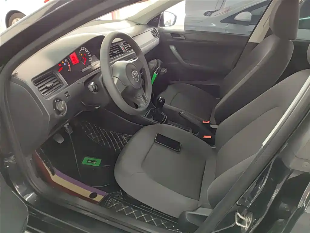 Volkswagen Santana 2015 1.4L Manual Trend Edition фото 15