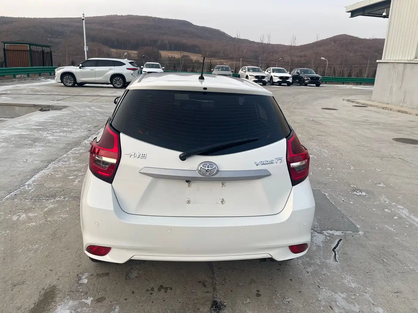 Toyota Vios FS 2022 1.5L CVT Sharp Speed CARE Edition фото 6