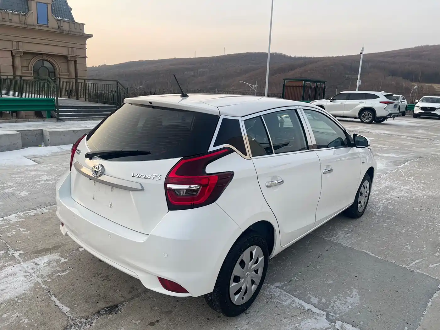 Toyota Vios FS 2022 1.5L CVT Sharp Speed CARE Edition фото 7