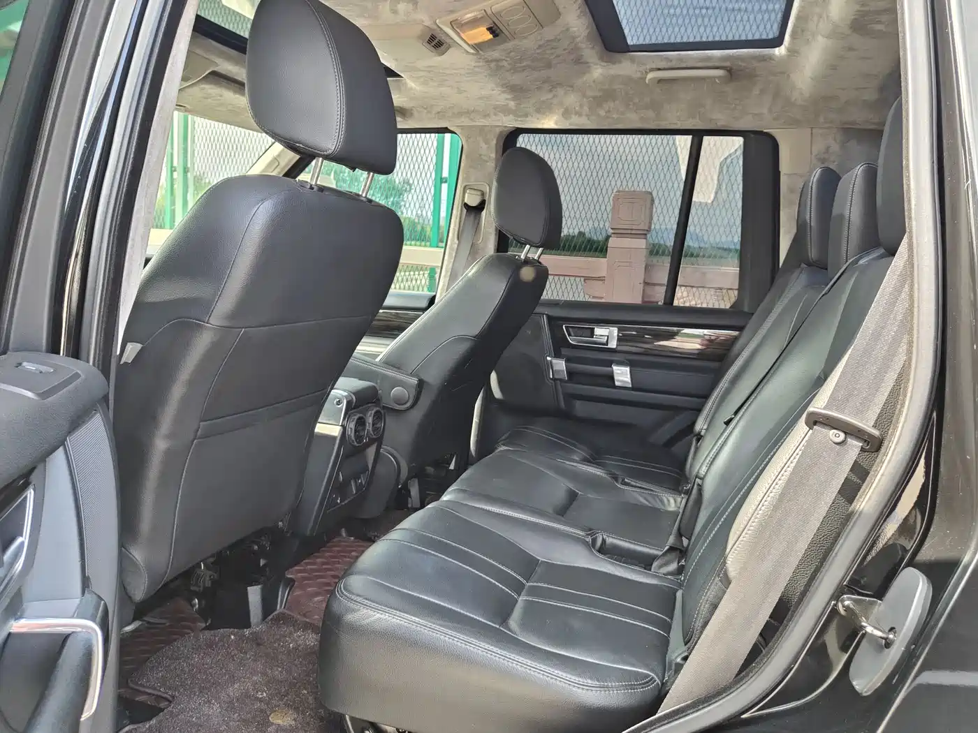 Land Rover Discovery 2016 3.0 SC V6 HSE фото 9