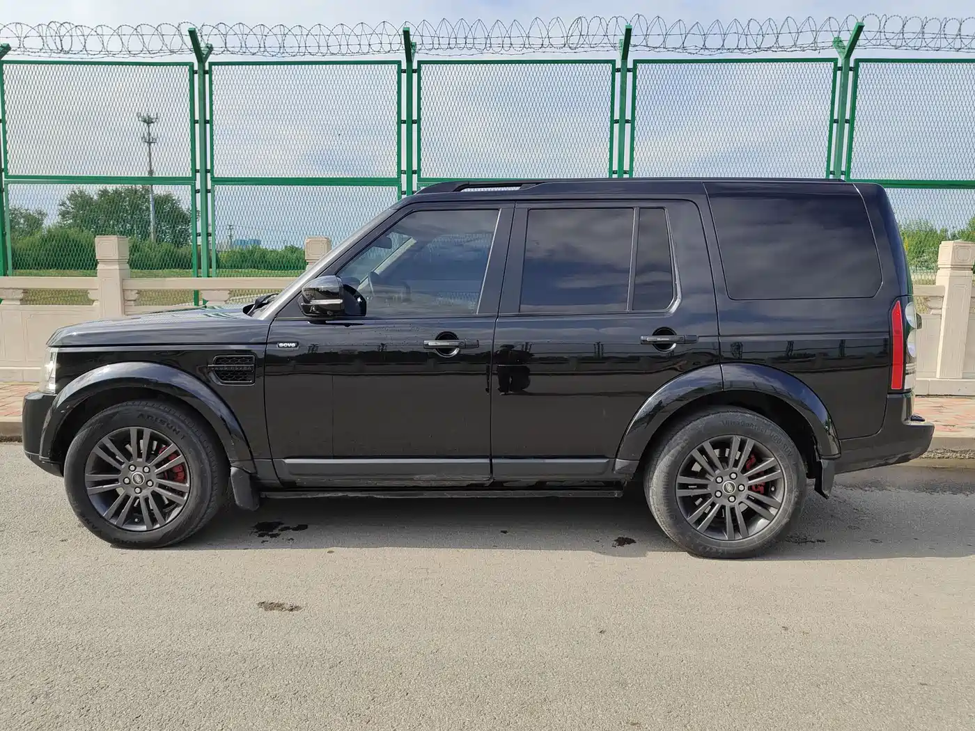 Land Rover Discovery 2016 3.0 SC V6 HSE фото 7