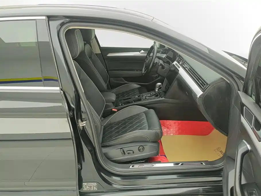 Volkswagen Magotan GTE Plug-in Hybrid 2022 GTE Luxury фото 8