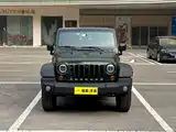 Фото 2 - Jeep Wrangler