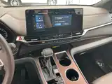 Фото 27 - Toyota Granvia