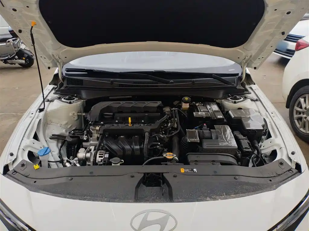 MODERN ELANTRA