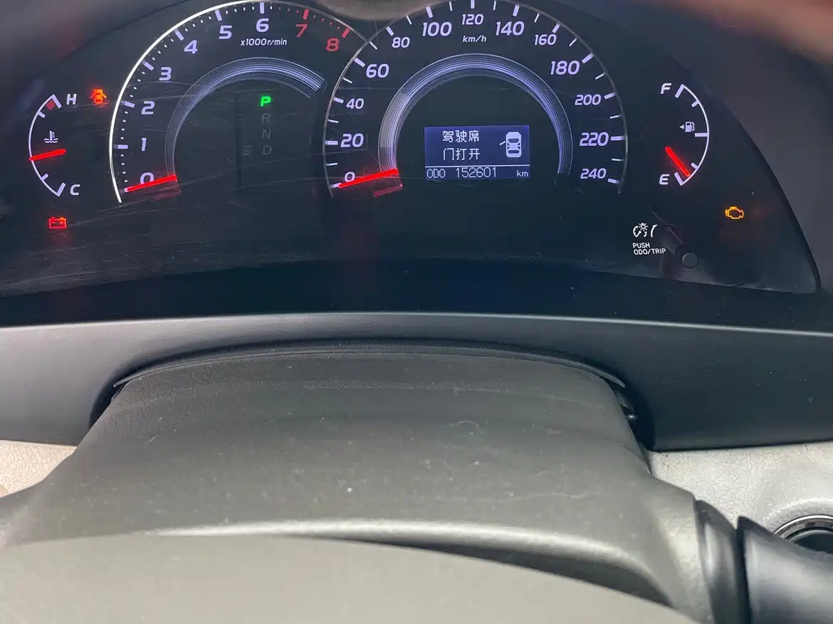 Toyota Camry 2011 240G Classic Anniversary Edition фото 14