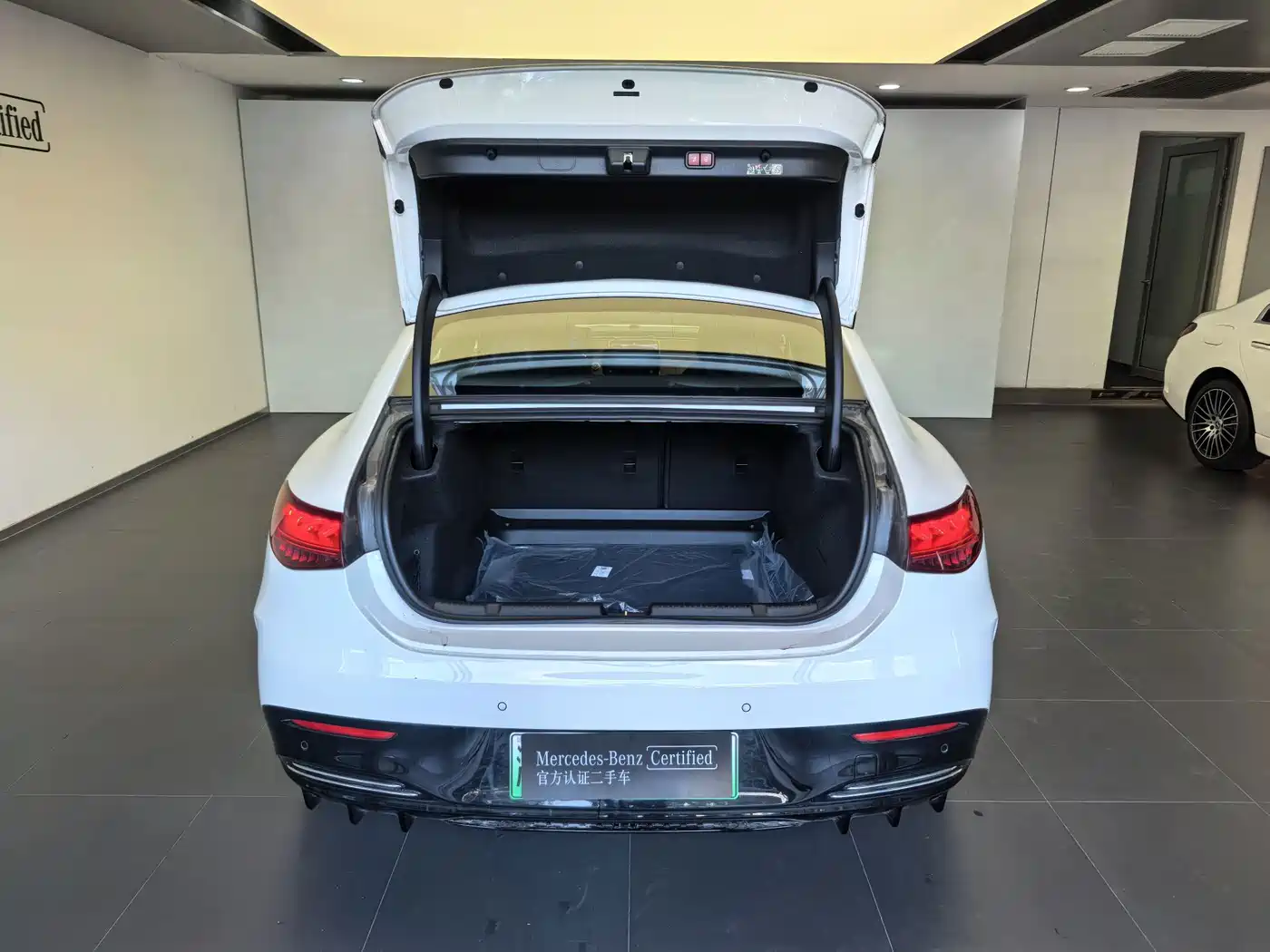 Mercedes-Benz EQE 2025 2025 Model 500 4MATIC Luxury Edition