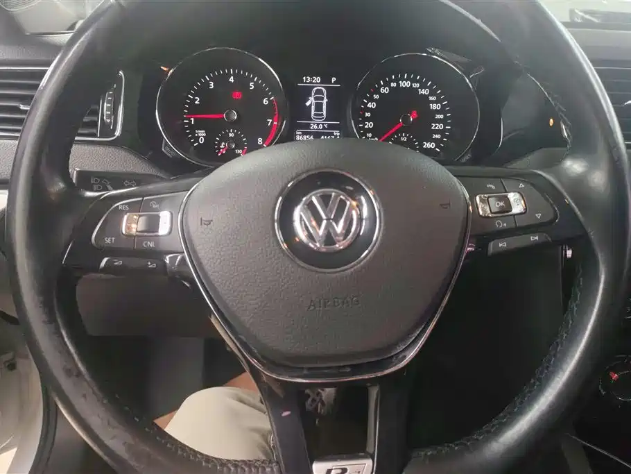 Volkswagen Sagitar 2018 280TSI DSG Spark Edition фото 15