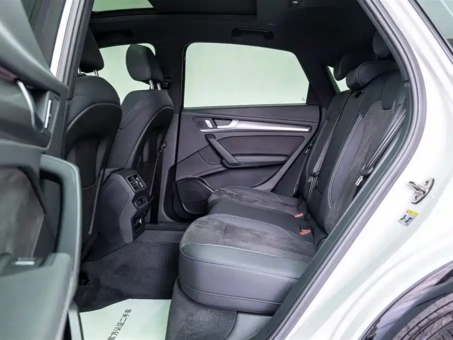 AUDI Q5L SPORTBACK