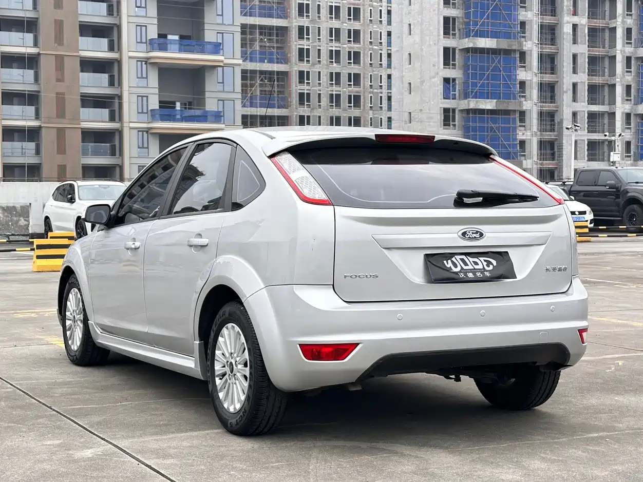 Фото 6 - Ford Focus