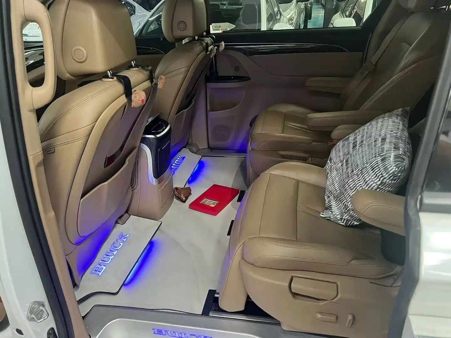 Фото 7 - Buick GL8