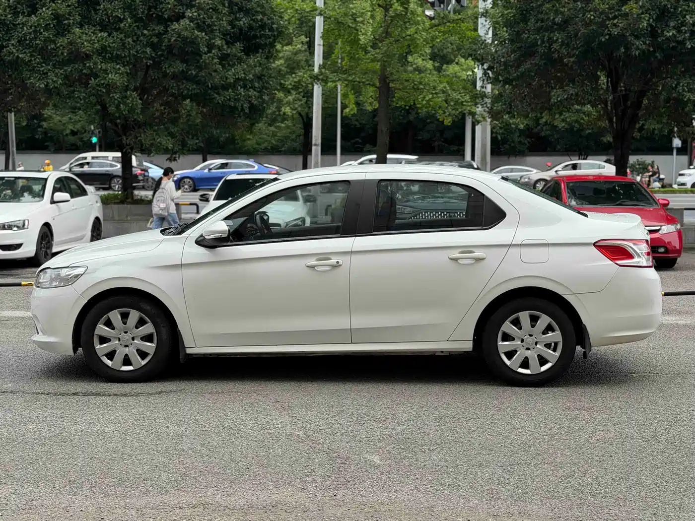 Peugeot 301 2014 2014 1.6L Manual Comfort Edition