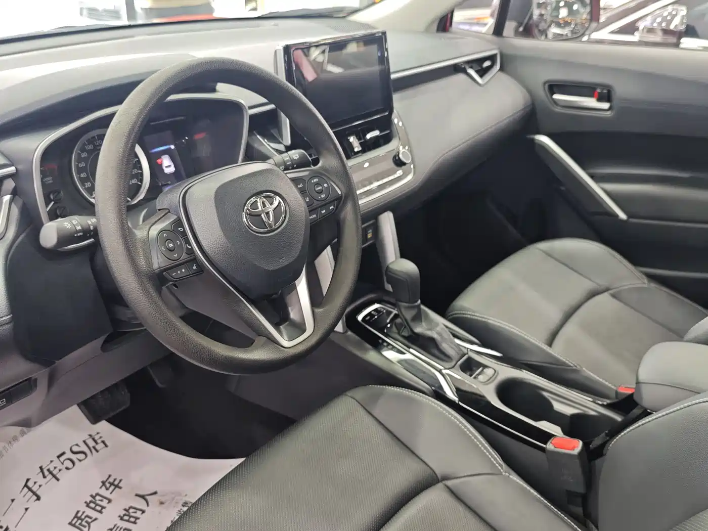 Toyota Frontlander 2022 2.0L CVT Luxury PLUS Edition фото 9