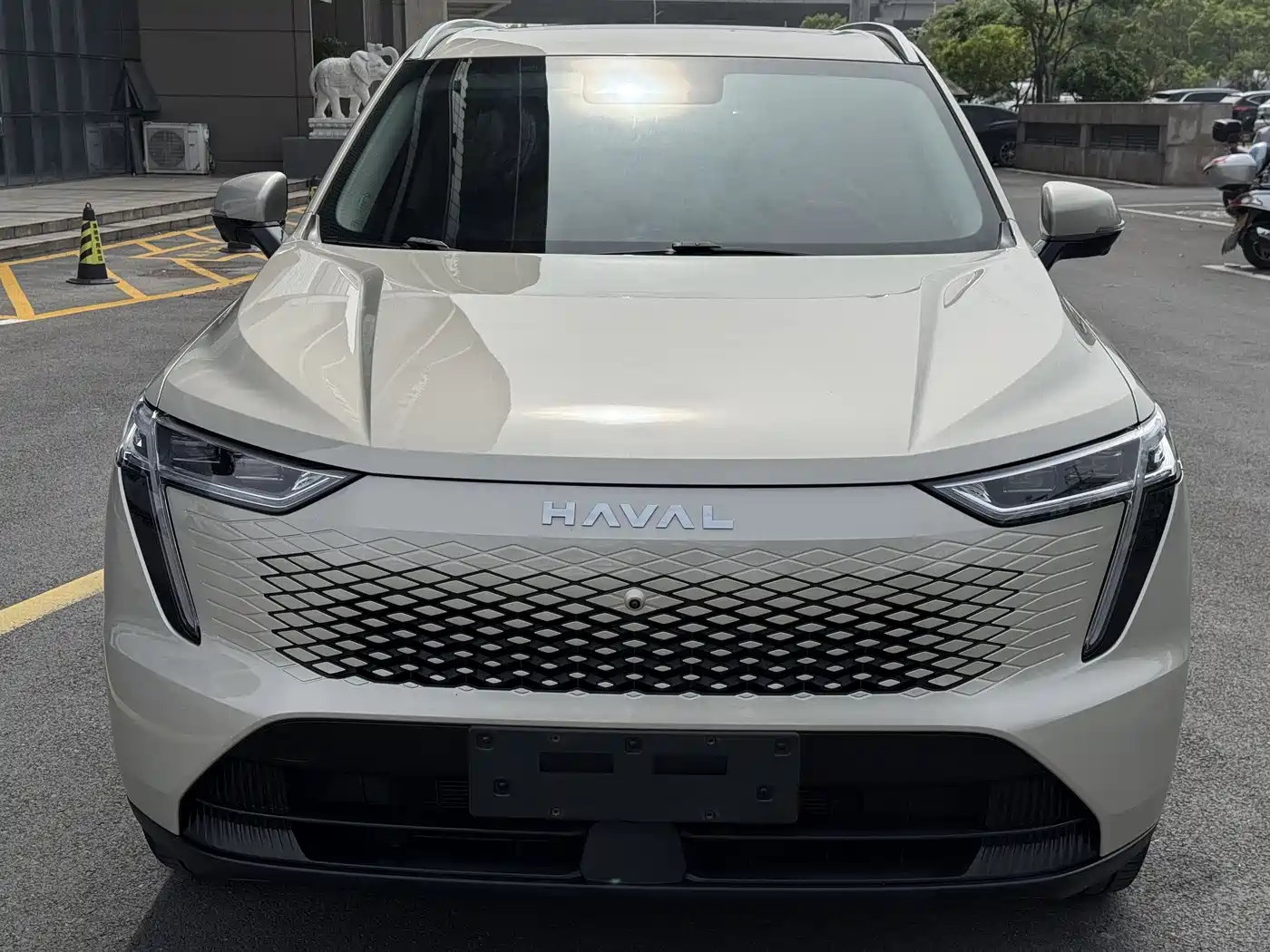 Haval Xiaolong MAX 2023 1.5L Hi4 105 4WD Pilot Edition фото 26
