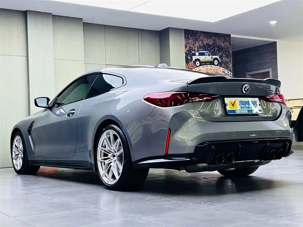 BMW M4 2024 BMW M4 Coupe M xDrive Competition фото 6