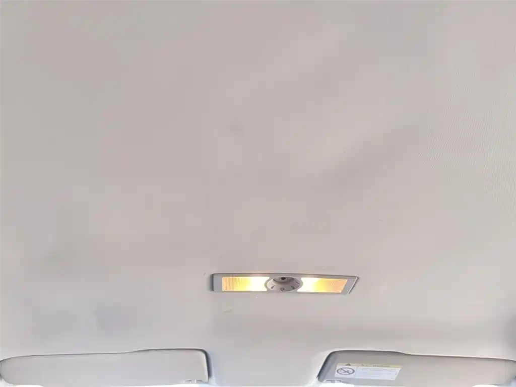 Volkswagen Lavida 2015 1.6L Manual Trend Edition фото 18