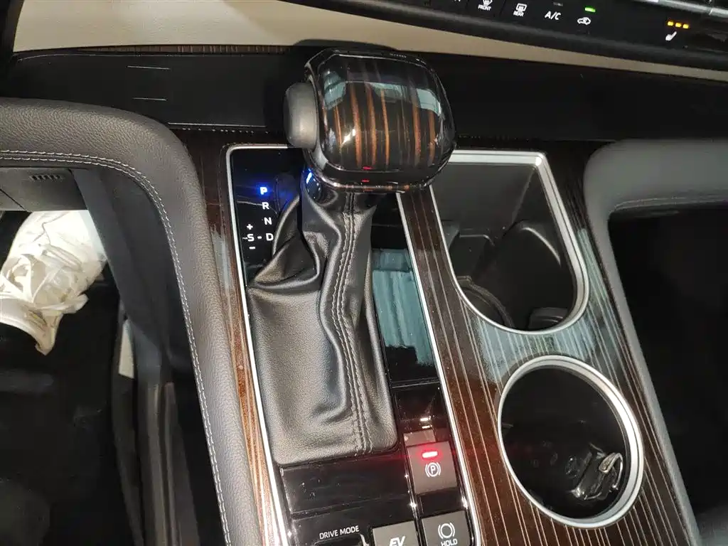 Toyota Sienna 2023 2.5L Hybrid Luxury Edition фото 13